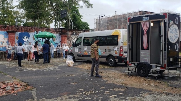 Projeto Girassol  beneficia pessoas em situação de rua em Manaus