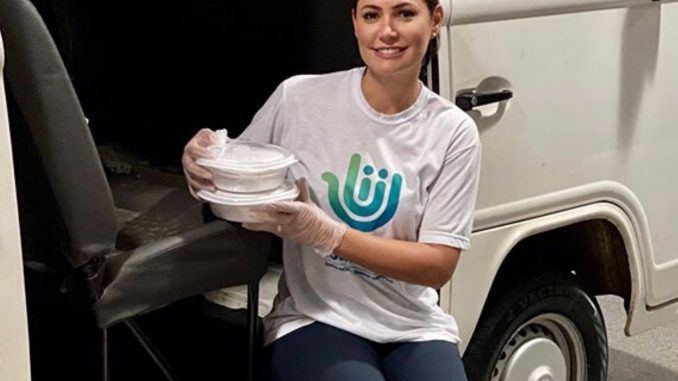 Michelle Bolsonaro faz doações  para centenas de famílias amazonenses