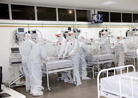 Polícia prende 33 pessoas que tentavam levar corpos de vítimas da Covid-19 de hospitais