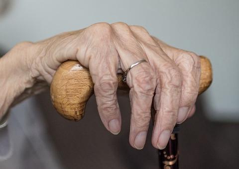 Live dos Solteiros arrecada doações para Lar do Idoso em Manaus