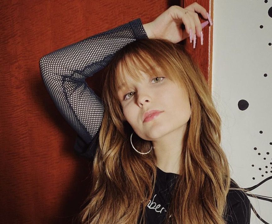 Larissa Manoela fala sobre cenas de sexo em estreia na Globo