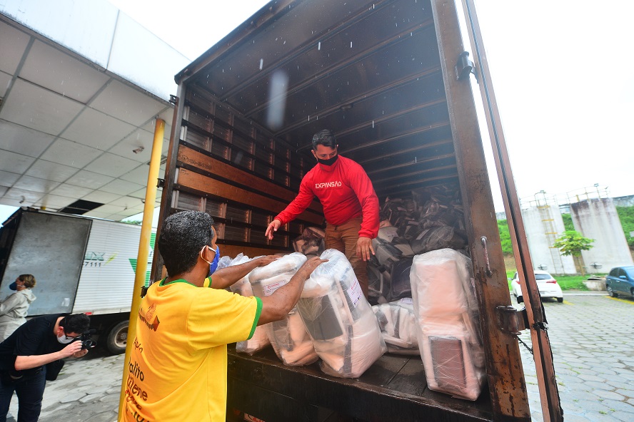 Hospitais da zona Leste recebem equipamentos de proteção de empresas
