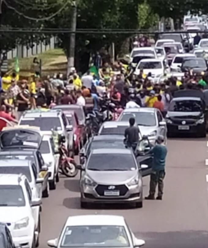 Apoiadores de Bolsonaro realizam carreata neste domingo em Manaus 