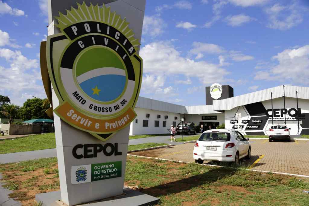 Homem é internado após ser espancado por três colegas de trabalho em bar 