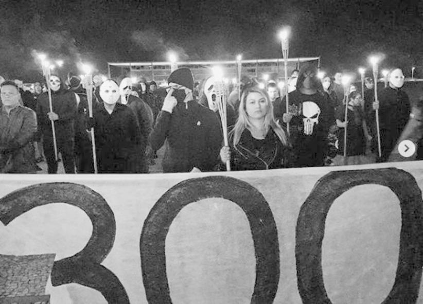 Davi Alcolumbre ordena retirada de manifestantes liderados por Sara Winter do Congresso Nacional