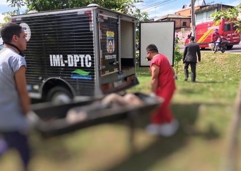 Jovem encontrado em igarapé de Manaus foi morto com mais de 40 facadas; confira