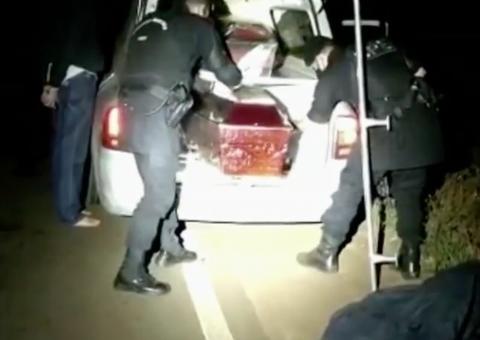 Polícia encontra drogas em caixões que estariam supostas vítimas de Covid-19 