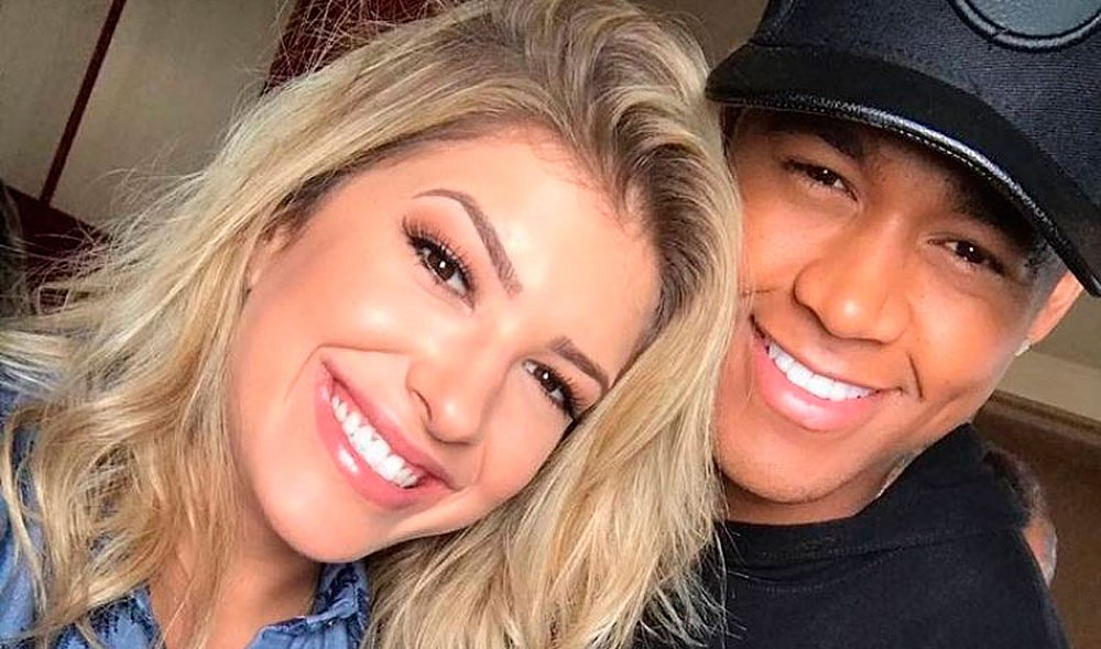 Leo Santana e Lore Improta reatam namoro e cantor conta detalhes: 'foi muito natural'