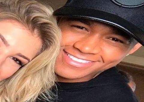 Leo Santana e Lore Improta reatam namoro e cantor conta detalhes: 'foi muito natural'