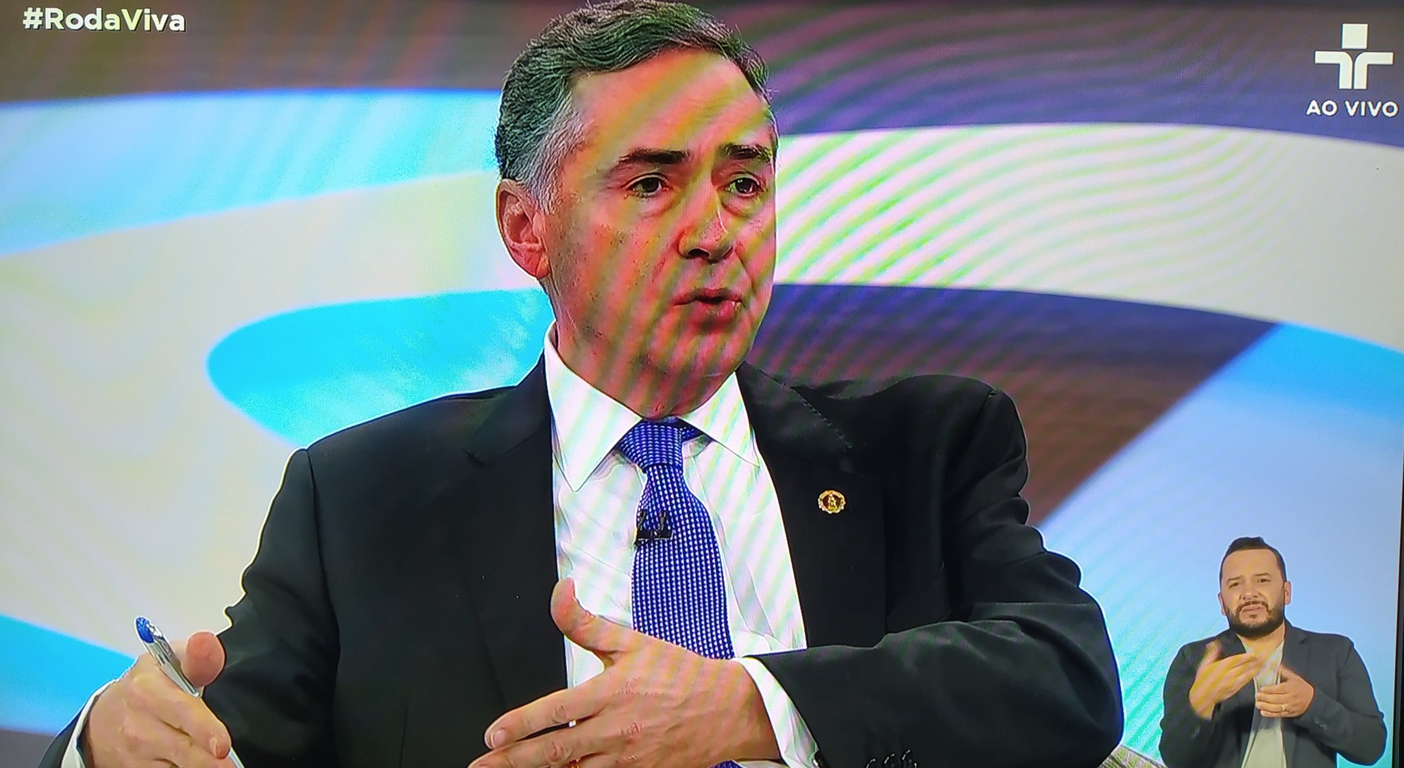 Ministro Barroso garante sobre Bolsonaro: 'não será perseguido e nem protegido'