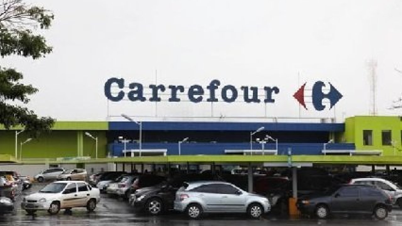 Deputado denuncia rede de hipermercado por cobrar juros extorsivos