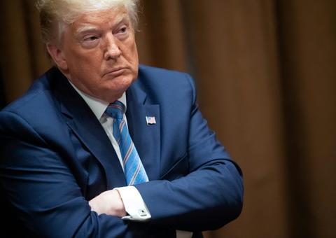 Trump assina lei para estimular mudanças na polícia, mas resposta é considerada fraca