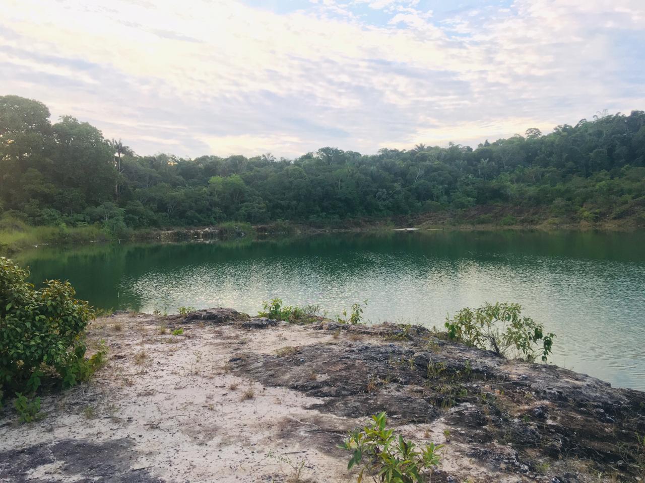 Adolescente morre afogado após brincar com amigos em lago de Manaus