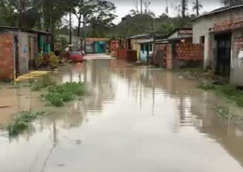 Manaus vive noite de desespero e estragos causados por temporal 
