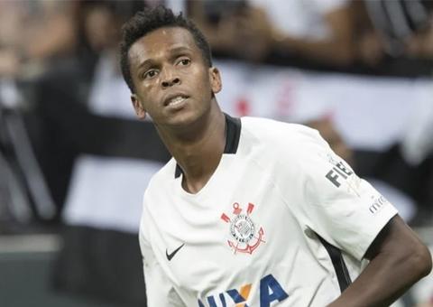 Corinthians anuncia o retorno do atacante Jô