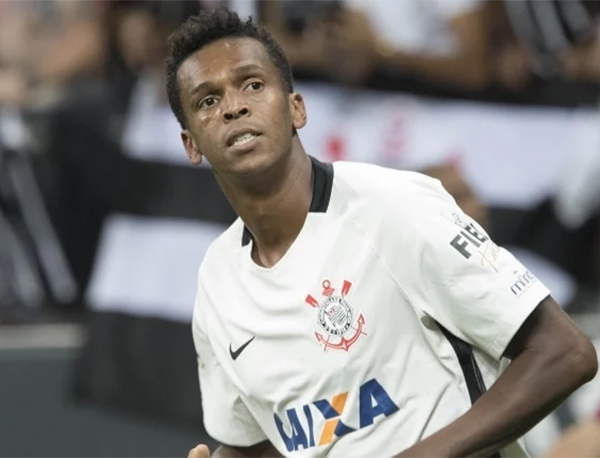 Corinthians anuncia o retorno do atacante Jô