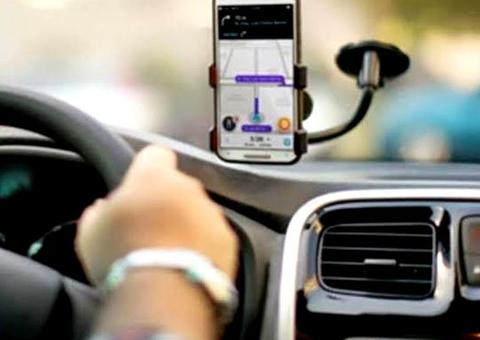 Em Manaus, mulher e comparsas rendem e roubam carro de motorista de aplicativo