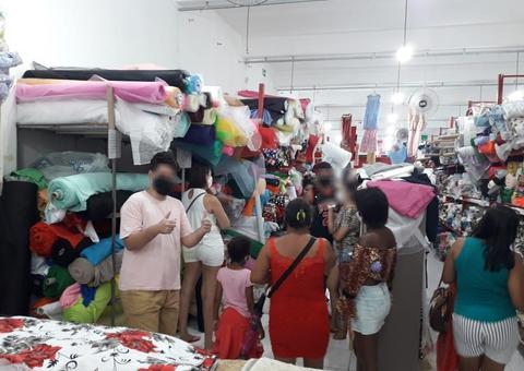 Loja é autuada pelo Procon após tentar esconder clientes aglomerados em depósito 