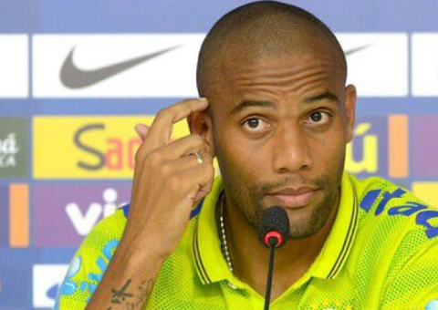 Fast Clube tenta contração do lateral Maicon, ex-seleção e Internazionale