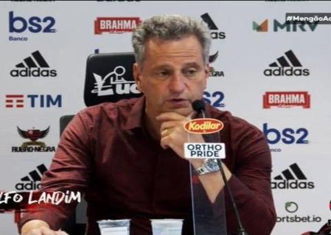 Bolsonaro assina MP que vai permitir ao Flamengo transmitir ou vender seus jogos no Carioca