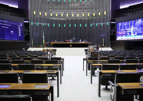 Câmara inicia votação de projeto que suspende pagamento do Fies