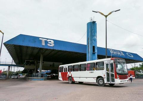 Ladrão rouba celular do bolso de passageiro e acaba preso em terminal de Manaus 