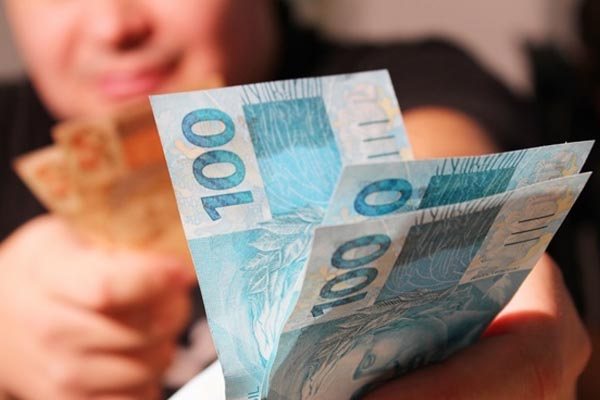 Projeto que suspende pagamento de empréstimo consignado é aprovado