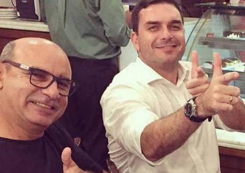 Flávio Bolsonaro é intimado a depor sobre vazamentos da operação Furna da Onça