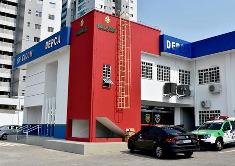 Em Manaus, bebê e criança abandonados dentro de casa são resgatados pela polícia 