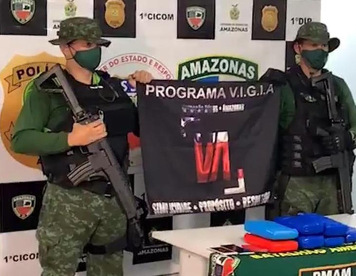 Polícia apreende 7kg de drogas e prende três suspeitos em embarcação com destino a Manaus