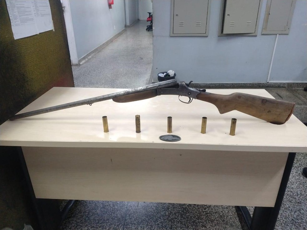 Homem morre após trocar tiros com policiais na BR-174 