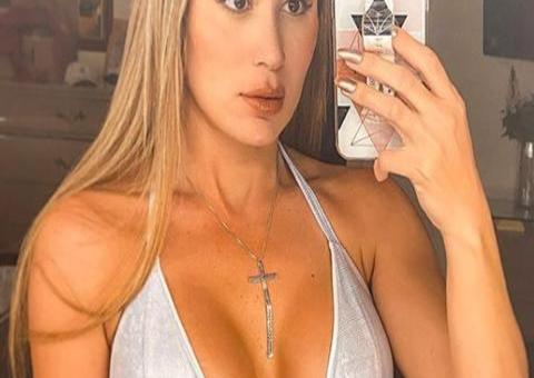 De fio dental, Ex-BBB Letícia Santiago mostra bumbum avantajado após procedimento