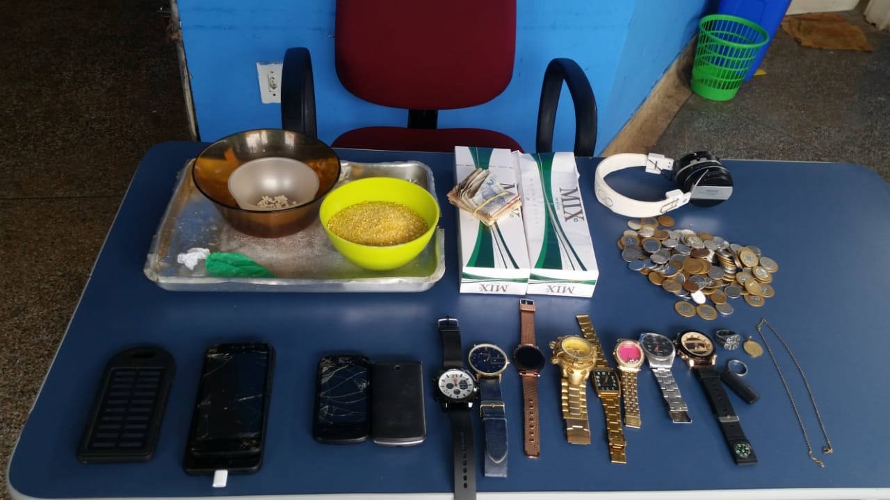 Polícia encontra drogas escondidas em farinha da mandioca no Amazonas