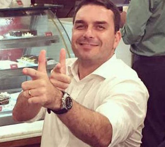 Senador Flávio Bolsonaro acumula dois pedidos de cassação de mandato