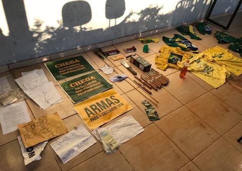 PC apreende arma e cadernos com planos de grupo extremista de Sara Winter