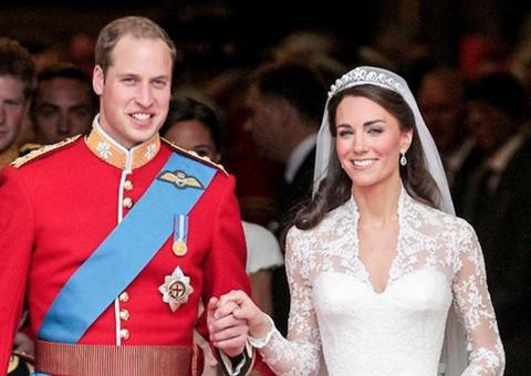 Filhos de Kate Middleton e príncipe William encantam seguidores em foto nova ao lado do pai
