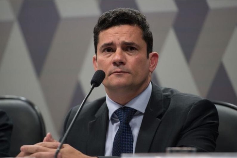 ‘Já tivemos Ministro da Saúde’, diz Moro sobre 50 mil mortes por coronavírus
