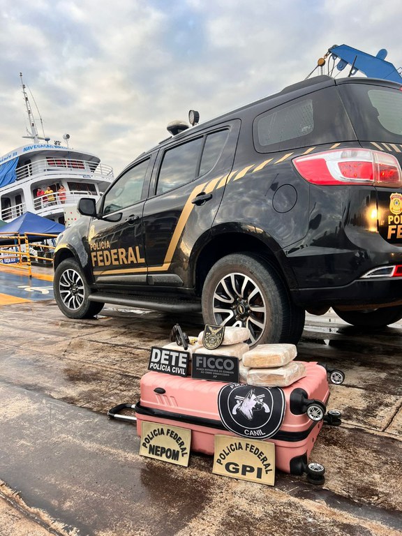 PF prende amazonense com mala cheia de drogas em navio no Amapá