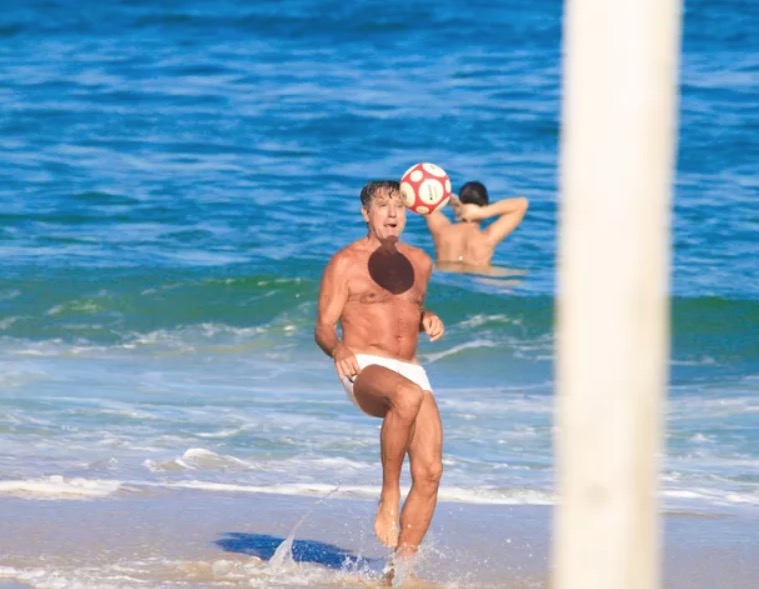Liberado do Grêmio por ser grupo de risco, Renato Gaúcho é visto curtindo praia no Rio