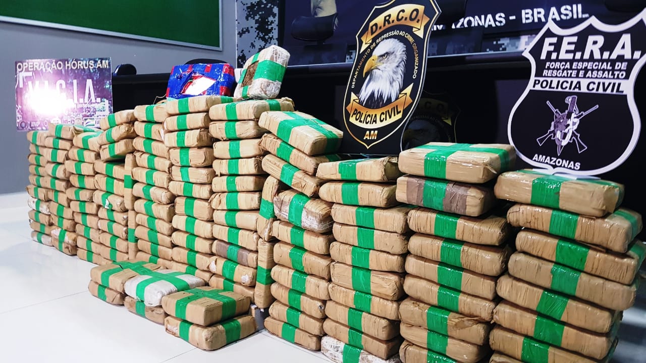 Quatro pessoas são presas e 133 kg de drogas apreendidas em embarcação no Amazonas 