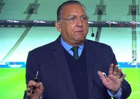 Galvão Bueno lamenta volta do futebol em meio à pandemia: 'futebol não pode dar esse exemplo'