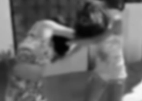 Esposa quebra motel após descobrir que amante do marido tinha seu nome