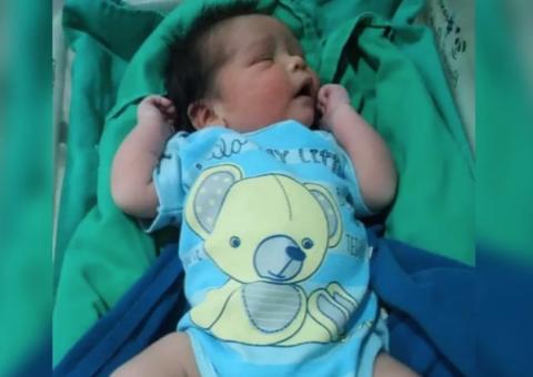 Cansada, mãe pega no sono e tem filho recém-nascido roubado 