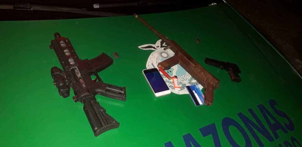 Adolescente é detido após ser abandonado por comparsas em Manaus 