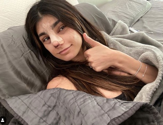 Ex-atriz pornô, Mia Khalifa passa por cirurgia e faz desabafo 