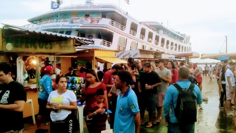 Sem festa dos bumbás de Parintins, movimento na Manaus Moderna é reduzido