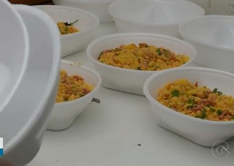 Bolsonaro sanciona projeto que permite restaurante doar comida a pessoa em situação vulnerável