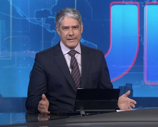 No Jornal Nacional, William Bonner comenta sobre 'nuvem de ganhafotos' e vídeo viraliza na web