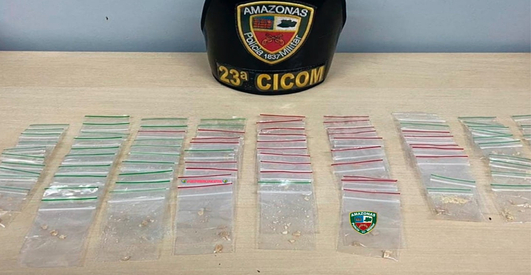 Em Manaus, homem diz que era obrigado a vender drogas ao ser preso pela PM 