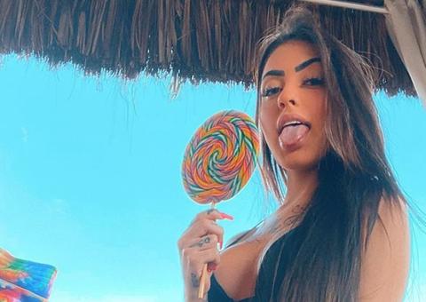 Vídeo: MC Mirella rebola sincronizado e hipnotiza seguidores